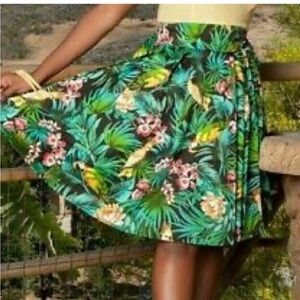 Tropical Birds in Little June skirt sz M in EUC.